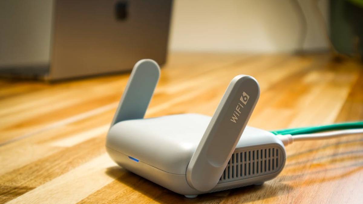 Wi-Fi 7 Routers: Is Upgrading Worth It for Your Smart Home Network? - Featured Image