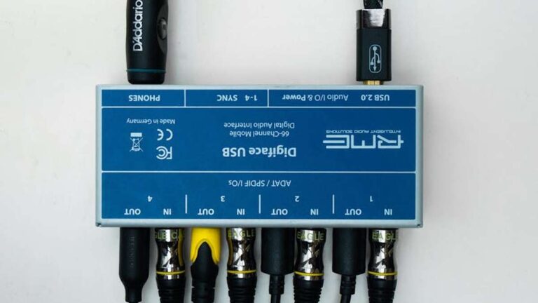 XLR vs. USB-C Audio Interfaces: A Prosumer's Guide to Latency and Fidelity for Home Recording Studios - Featured Image
